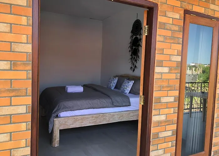 Nengahs Hideaway *
