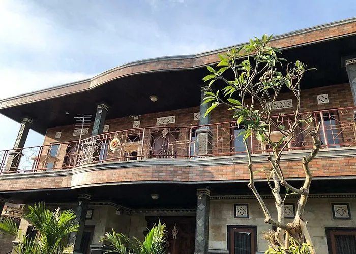 Nengahs Hideaway Homestay *